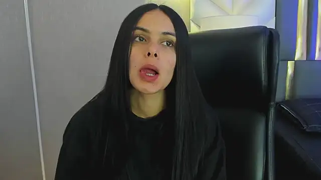 Snapshot of ChloeHarper_ chatting on 04.03.26 ChloeHarper online show from 04.03.26