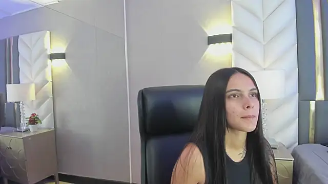Snapshot of ChloeHarper_ chatting on 04.19.26 ChloeHarper online show from 04.19.26