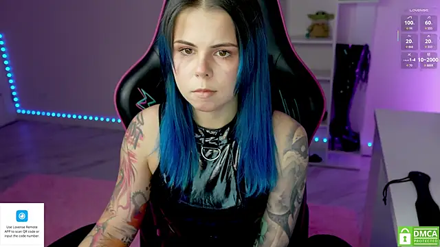 Snapshot of Latex_Kitty chatting on 11.14.25 Latex Kitty online show from 11.14.25