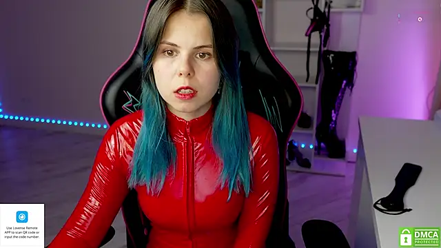 Snapshot of Latex_Kitty chatting on 12.22.25 Latex Kitty online show from 12.22.25