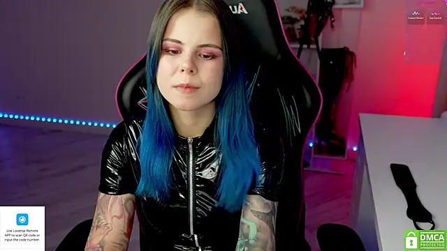 Snapshot of Latex_Kitty chatting on 01.14.26 Latex Kitty online show from 01.14.26