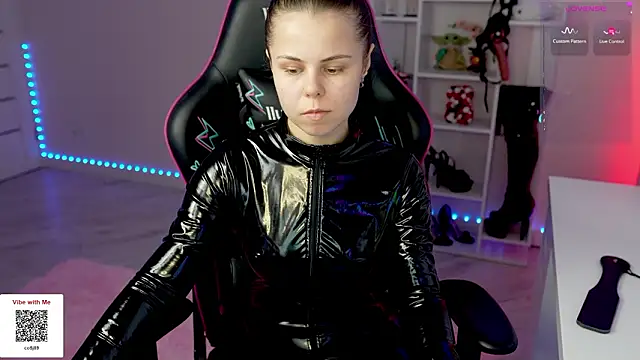 Snapshot of Latex_Kitty chatting on 02.18.26 Latex Kitty online show from 02.18.26