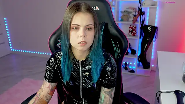 Snapshot of Latex_Kitty chatting on 03.27.26 Latex Kitty online show from 03.27.26