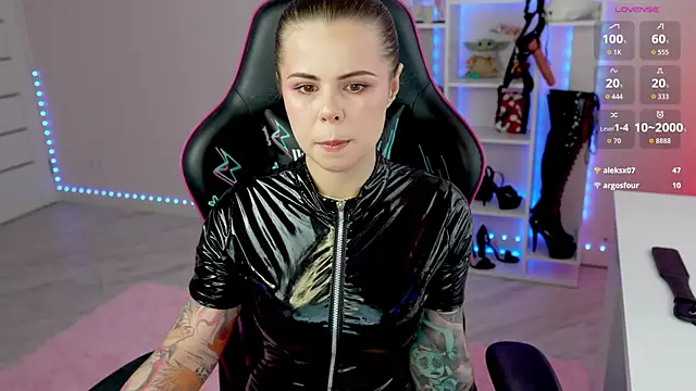 Snapshot of Latex_Kitty chatting on 04.16.26 Latex Kitty online show from 04.16.26