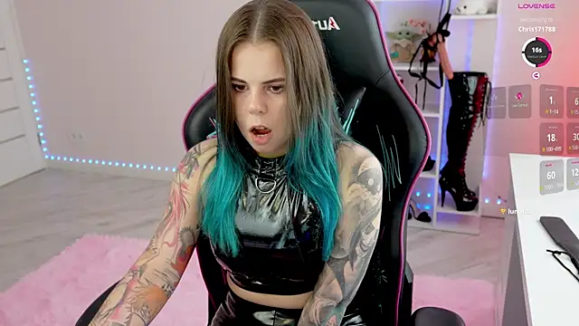 Latex Kitty online show from 07.04.26