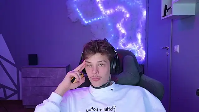 Snapshot of DENIS_HERE chatting on 12.16.24 DENIS HERE online show from 12.16.24