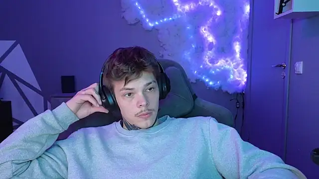 Snapshot of DENIS_HERE chatting on 12.19.24 DENIS HERE online show from 12.19.24