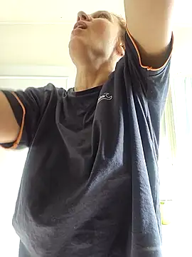 Exhibitionsplit online show from 11.16.25