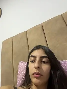 Snapshot of cristel_17 chatting on 06.06.26 cristel 17 online show from 06.06.26