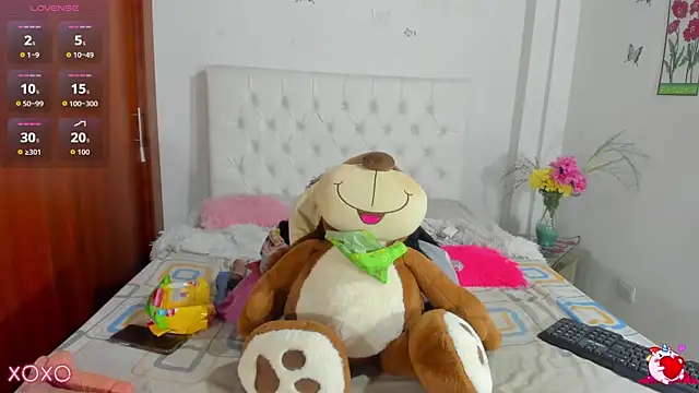 Snapshot of VenussVega chatting on 02.23.26 VenussVega online show from 02.23.26