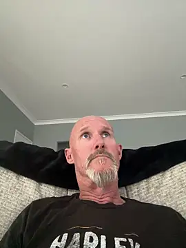 Slim197624 online show from 10.28.25