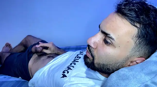 Snapshot of Dar_milk chatting on 02.18.25 Dar milk online show from 02.18.25