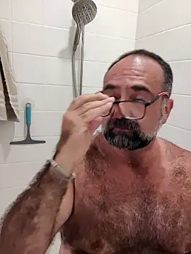 Snapshot of chainjulious chatting on 03.04.25 chainjulious online show from 03.04.25