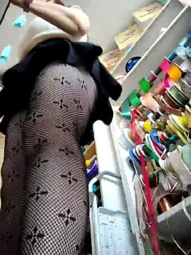 Mia Novikov online show from 12.20.25