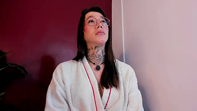 Snapshot of sweet_karinpaz777 chatting on 05.19.26 sweet karinpaz777 online show from 05.19.26