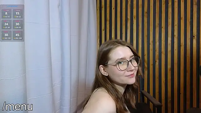 Snapshot of alicepugh chatting on 01.08.25 alicepugh online show from 01.08.25