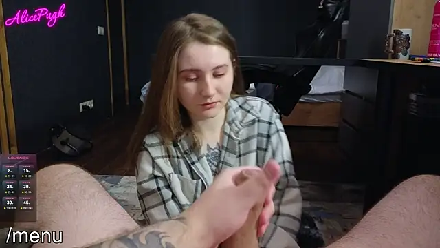 Snapshot of alicepugh chatting on 01.26.25 alicepugh online show from 01.26.25