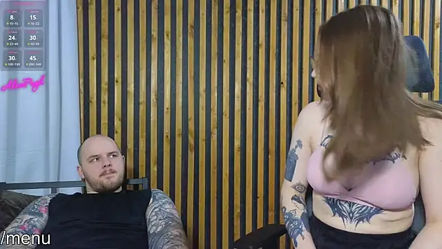 Snapshot of alicepugh chatting on 03.03.25 alicepugh online show from 03.03.25