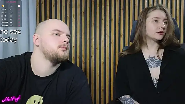 Snapshot of alicepugh chatting on 03.15.25 alicepugh online show from 03.15.25