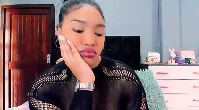 Snapshot of Slim_Pleasurexxx chatting on 12.14.24 Slim Pleasurexxx online show from 12.14.24