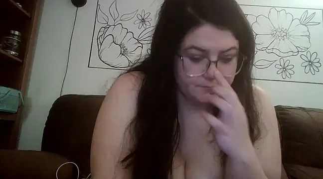 Snapshot of creativescholar1992 chatting on 03.16.25 creativescholar1992 online show from 03.16.25