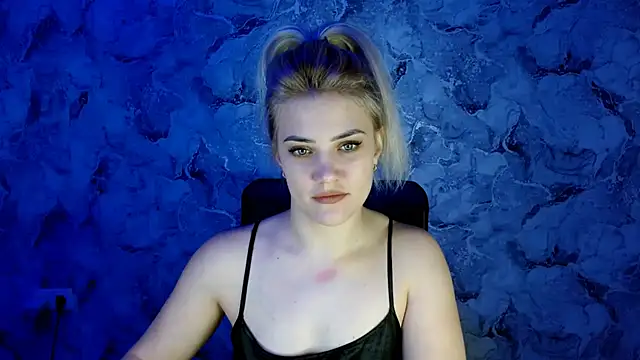 Snapshot of nika_gold1 chatting on 12.08.24 nika gold1 online show from 12.08.24