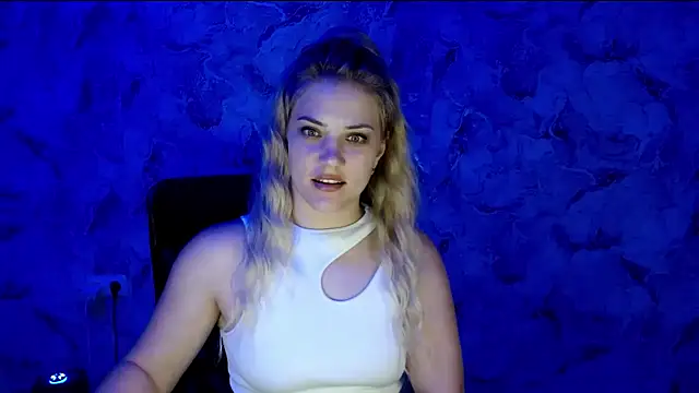 Snapshot of nika_gold1 chatting on 06.28.26 nika gold1 online show from 06.28.26
