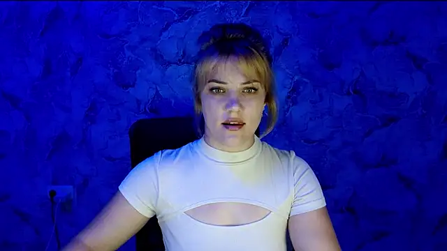 Snapshot of nika_gold1 chatting on 07.14.26 nika gold1 online show from 07.14.26