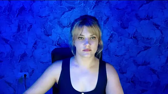 Snapshot of nika_gold1 chatting on 07.15.26 nika gold1 online show from 07.15.26