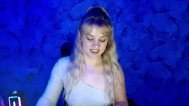 Snapshot of nika_gold1 chatting on 07.28.26 nika gold1 online show from 07.28.26