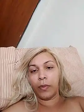 Snapshot of transgirl26 chatting on 01.22.25 transgirl26 online show from 01.22.25