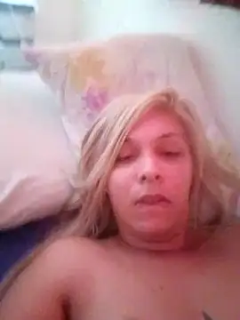 Snapshot of transgirl26 chatting on 02.14.25 transgirl26 online show from 02.14.25