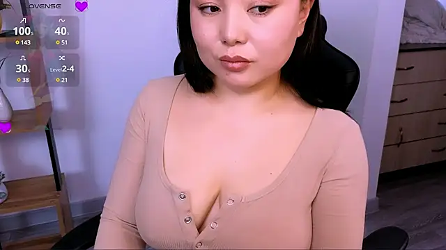 Snapshot of HinaJeen chatting on 03.16.25 HinaJeen online show from 03.16.25