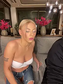 SexOnMyLvL online show from 01.04.25