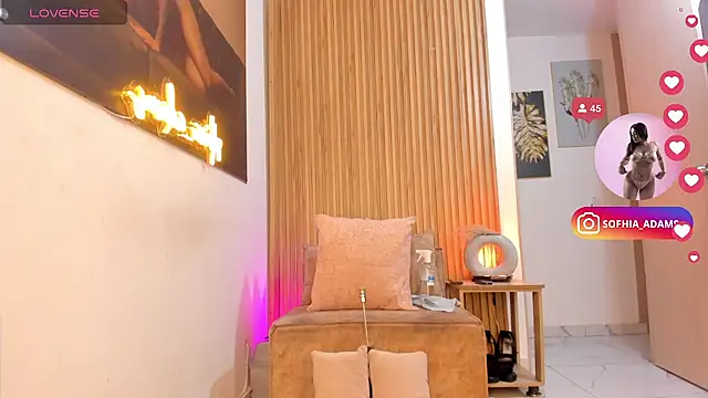 Snapshot of sofhiaa_adaams chatting on 06.12.26 sofhiaa adaams online show from 06.12.26