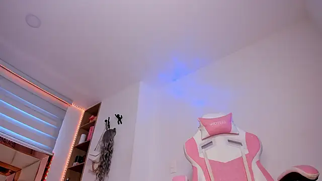 andreafernandz online show from 05.17.26