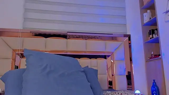 violetta-brown1 online show from 03.01.25