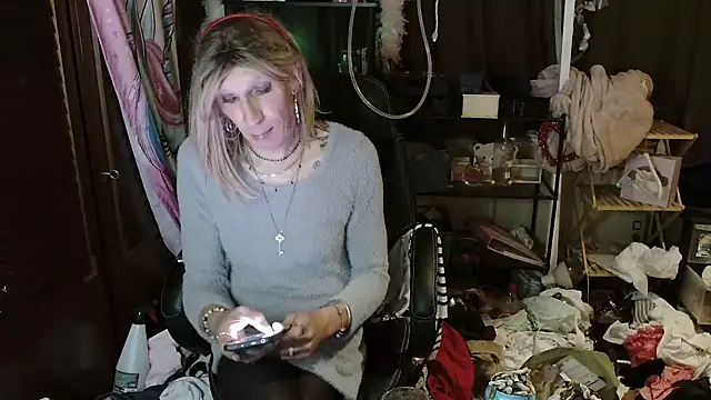 Ombeline1 online show from 10.16.25