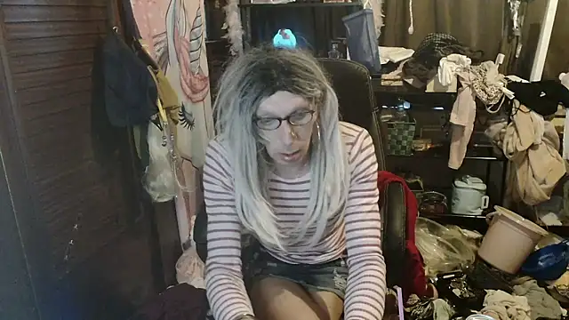 Ombeline1 online show from 12.18.25