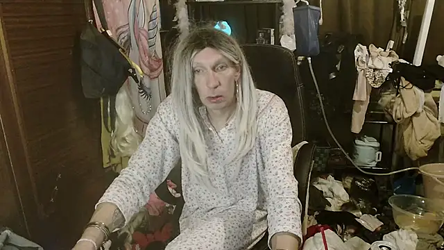 Ombeline1 online show from 12.19.25