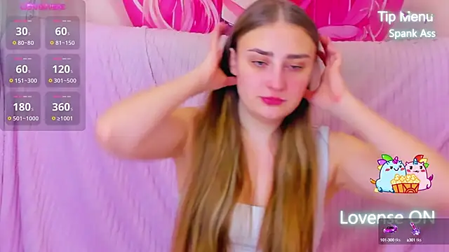 Snapshot of MilliStrii chatting on 02.10.25 MilliStrii online show from 02.10.25