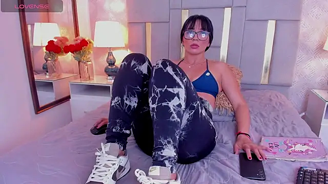 Camilaa Sanchez  online show from 01.31.25