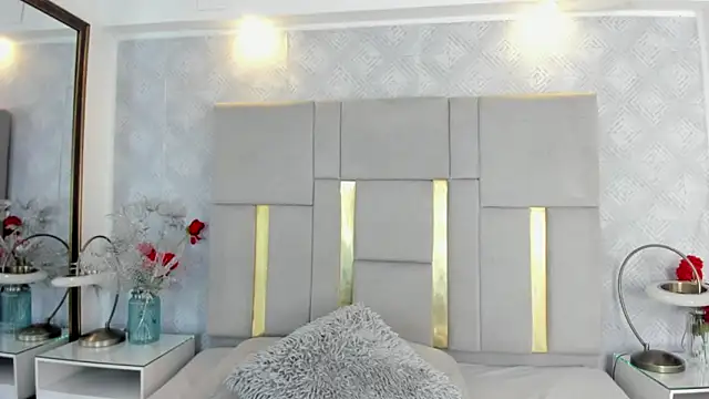 Camilaa Sanchez  online show from 11.25.25