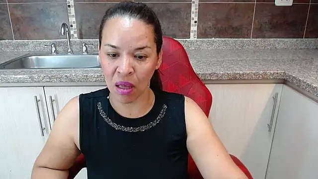 Snapshot of Lizeth_Bels chatting on 10.18.25 Lizeth Bels online show from 10.18.25