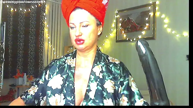 Snapshot of hornymommy69_ chatting on 01.12.25 hornymommy69 online show from 01.12.25