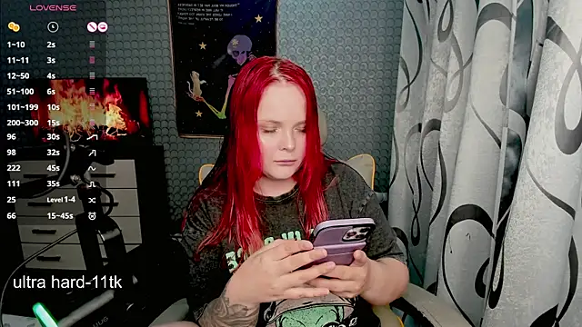 Snapshot of flower_sarah_ chatting on 07.13.26 flower sarah online show from 07.13.26