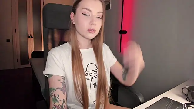 Midnight Mi online show from 11.22.25