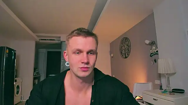 Snapshot of Samuel_Andrew chatting on 11.05.25 Samuel Andrew online show from 11.05.25