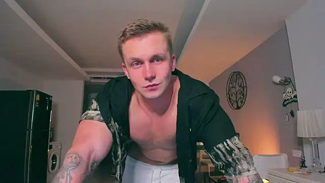 Snapshot of Samuel_Andrew chatting on 11.22.25 Samuel Andrew online show from 11.22.25