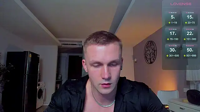 Snapshot of Samuel_Andrew chatting on 12.23.25 Samuel Andrew online show from 12.23.25